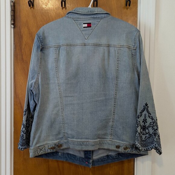 Tommy Hilfiger's Embroidered Jeans Jacket (XL) - Picture 3 of 11